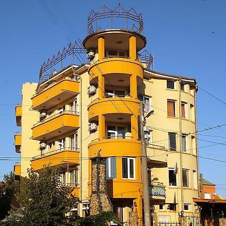 Семеен Хотел Бостън Ravda Bagian luar foto